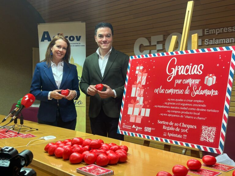 LOS COMERCIOS DE ASECOV INUNDAN SALAMANCA DE CORAZONES PARA AGRADECER LAS COMPRAS EN NAVIDAD